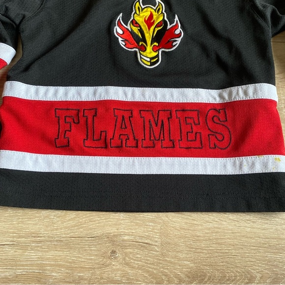 Vintage NHL Calgary Flames Jersey children’s size 5 Mighty Mac Sports - Picture 3 of 7